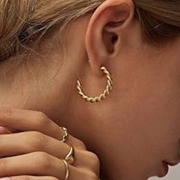 Gold classic steel open medium size hoops earrings back to basics - Picture 1 of 5